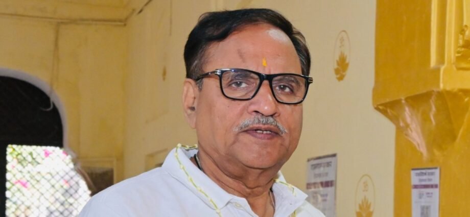 ed-ने-किया-गिरफ्तार-तो-राजस्थान-के-पूर्व-मंत्री-महेश-जोशी-बोले,-‘जिन-लोगों-के-खिलाफ-कार्रवाई-की…’