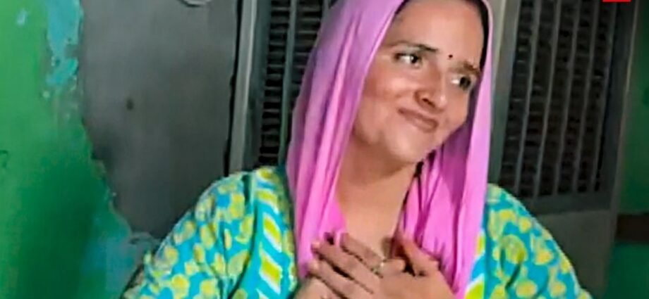 seema-haider-news:-सीमा-हैदर-को-बड़ी-राहत,-पाकिस्तान-जाने-वाले-लोगों-की-लिस्ट-में-नाम-नहीं-सूत्र