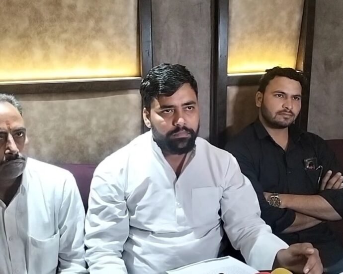 राकेश-टिकैत-के-विरोध-में-उतरा-ये-किसान-संगठन,-कहा-खालिस्तानियों-से-है-इनका-संबंध