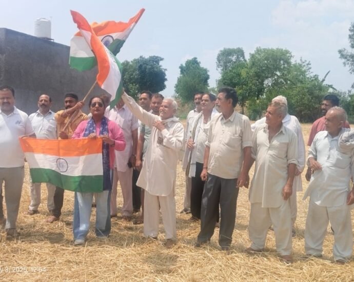 जम्मू-में-पूर्व-सैनिकों-ने-की-सेना-में-सेवाएं-देने-की-पेशकश,-बोले-पाकिस्तान-से-जल्द-लिया-जाए-बदला