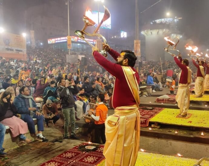 पर्यटन-के-नए-कीर्तिमान-रच-रहा-वाराणसी,-साल-2025-की-शुरुआत-में-इतने-श्रद्धालु-पहुंचे-काशी