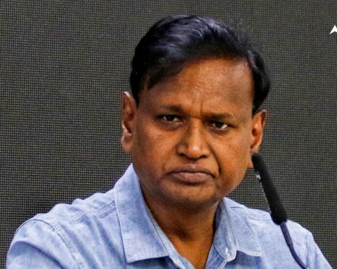 एयर-स्ट्राइक-के-बाद-पाकिस्तान-का-जिक्र-कर-उदित-राज-का-बड़ा-बयान,-‘ऐसा-लगता-है-कि-अभी…’